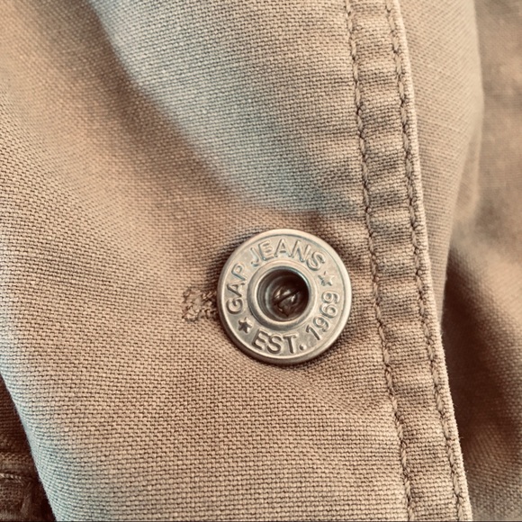Button Down Jacket with Pockets by GAP, Size 8 - Picture 5 of 8